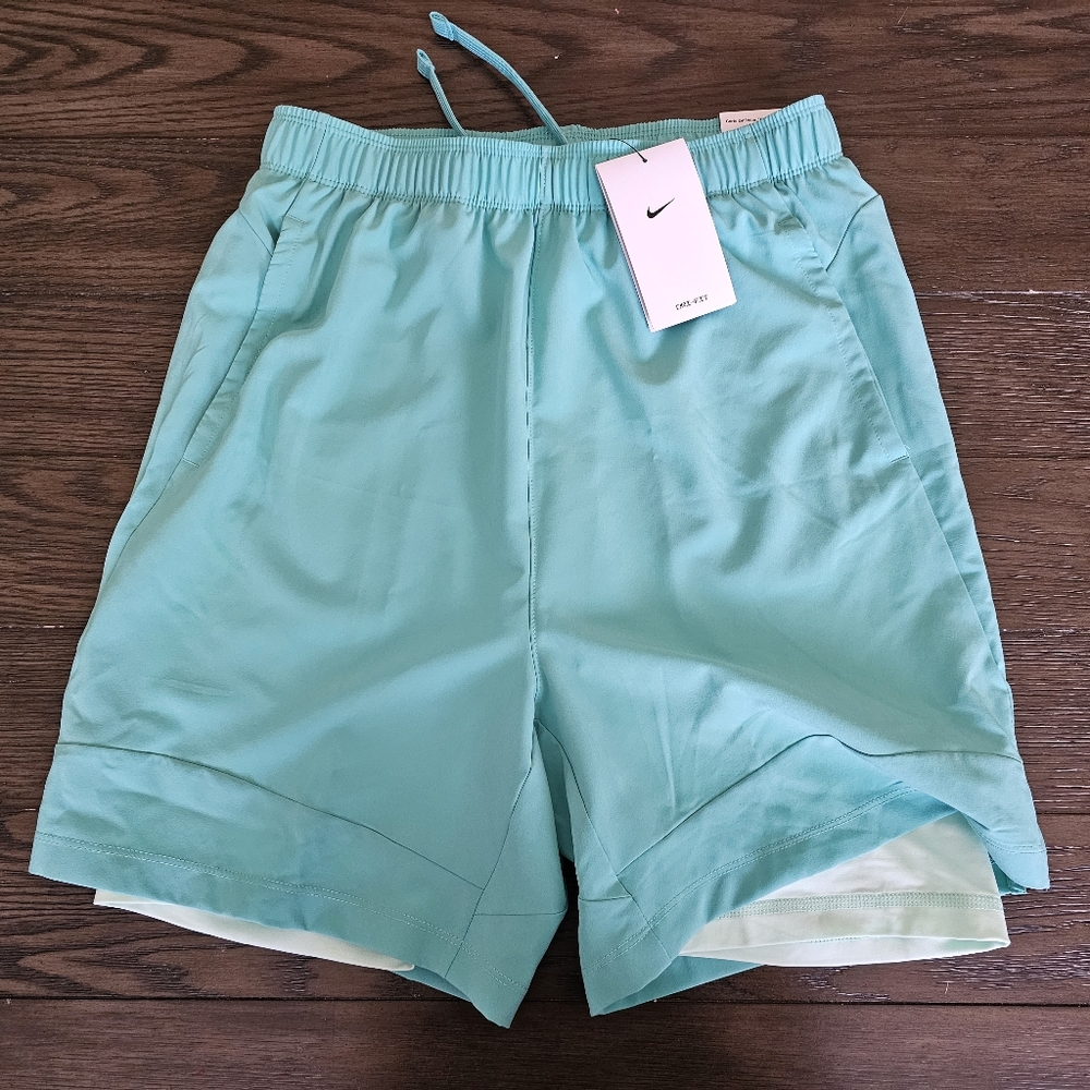 Nike Boys Sportwear training shorts size XL